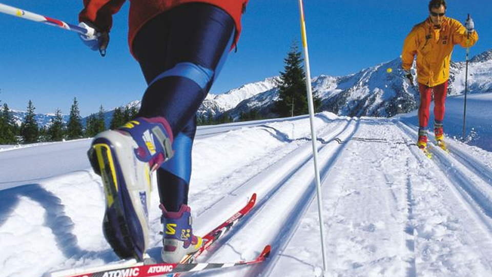 Cross-country skiing (free equipment)